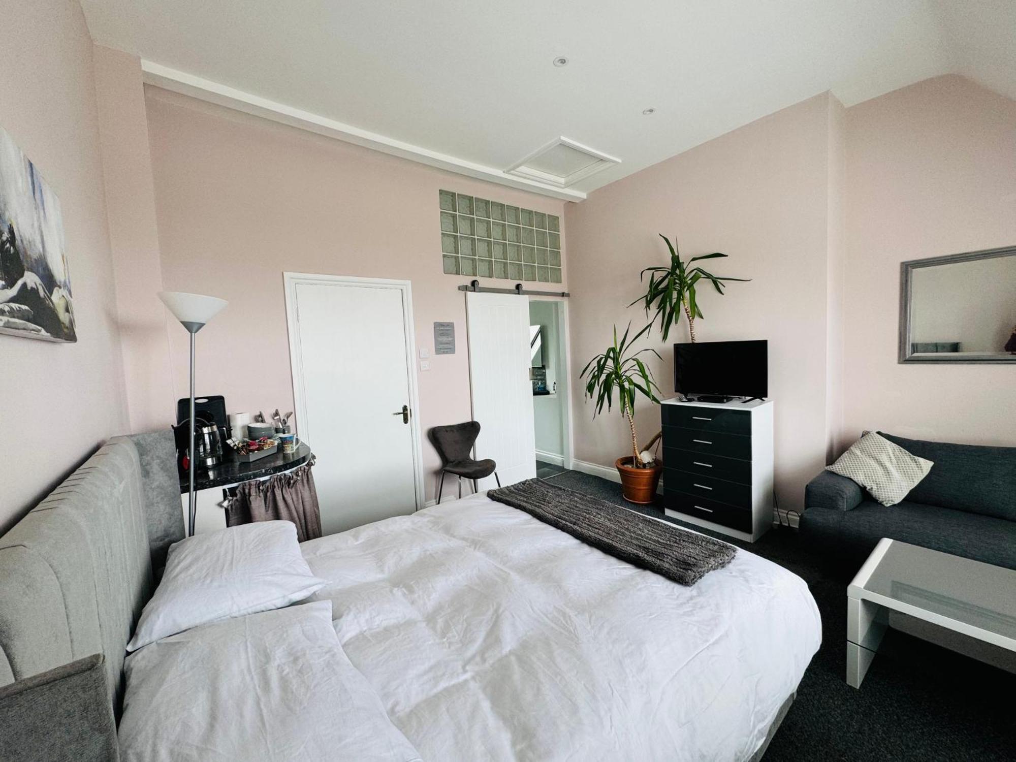 Penthouse Suite, Sea View, Close To Shops, Beach And Train St Leonards-on-Sea Exterior foto